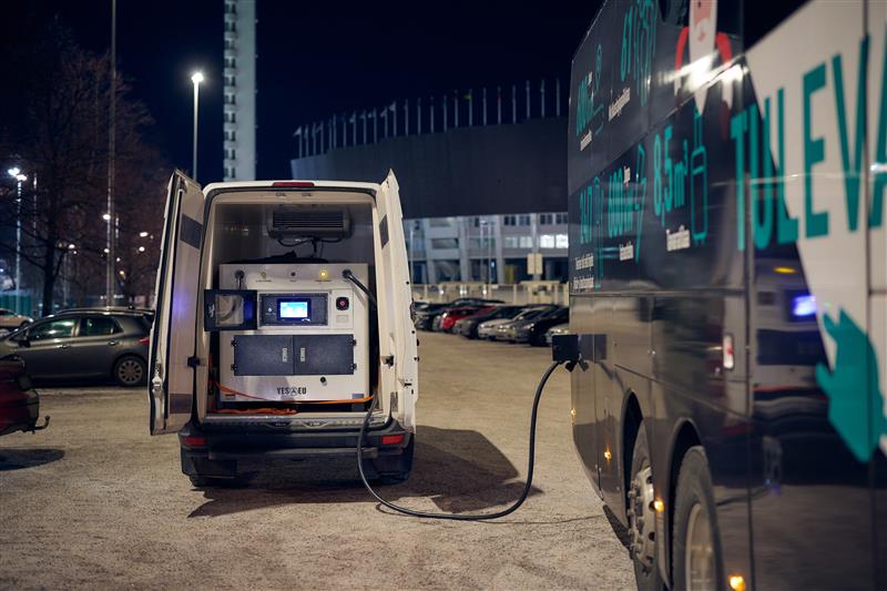 Liikkuvan latauksen edelläkävijä – EV Mobile ja YES-EU rakentavat tulevaisuutta yhteistyössä